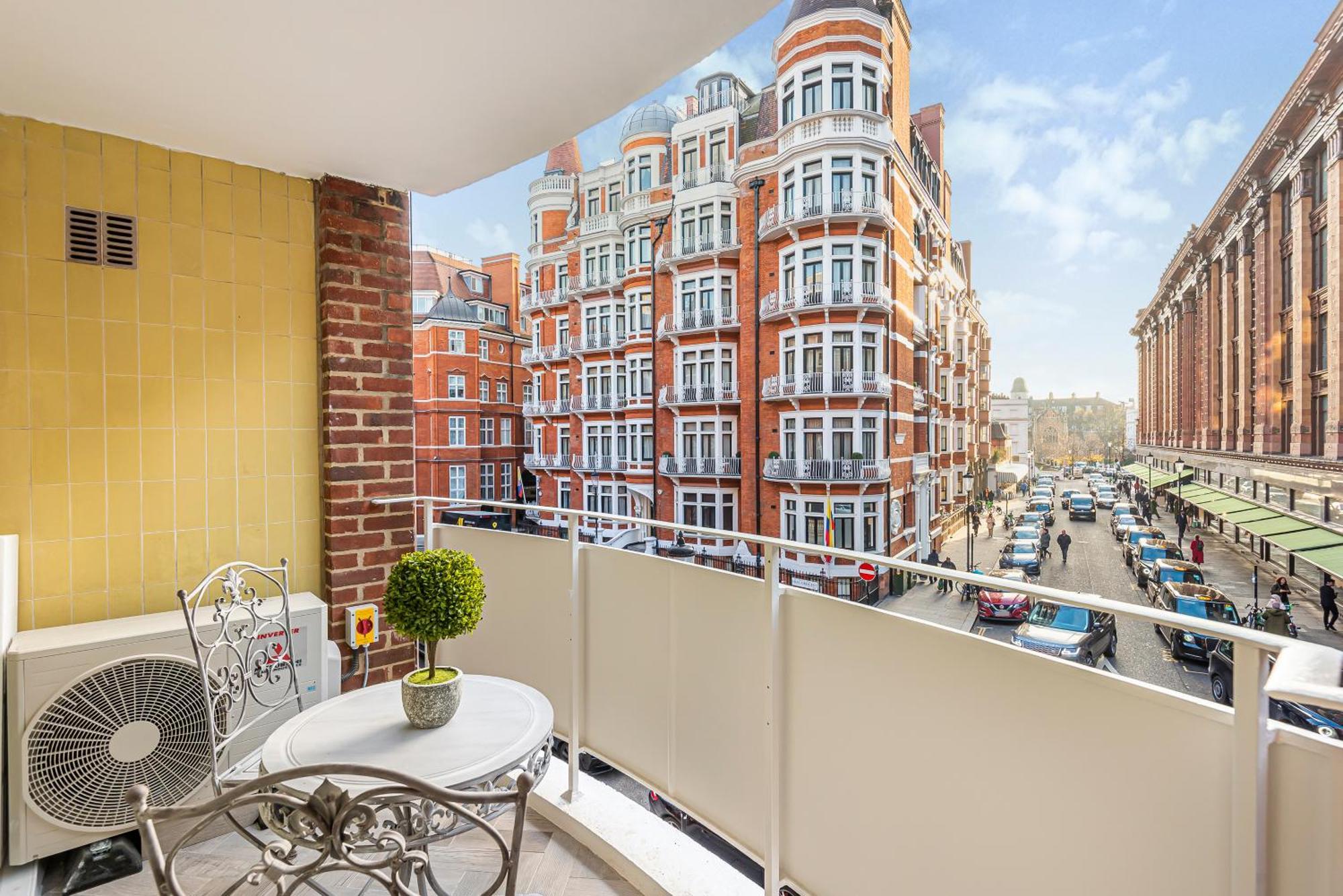 Luxury Living In Knightsbridge Private Balcony View Of Harrods, 2Br2Ba With Ac Londres Exterior foto